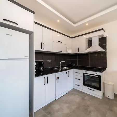 Lovely Flat With Shared Pool And Balcony In Alanya *